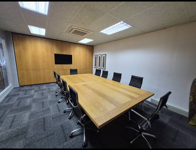 584M² OFFICE TO LET IN BRUMA